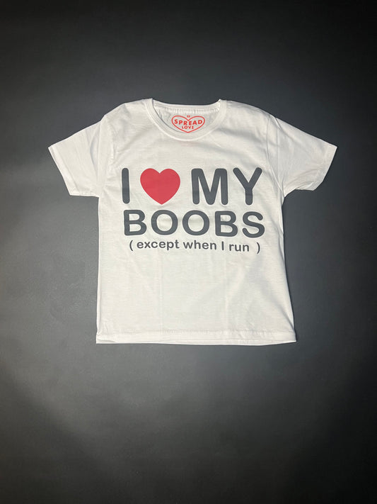 I ♥️ MY BOOBS (except when I run) Crop-Top weiß